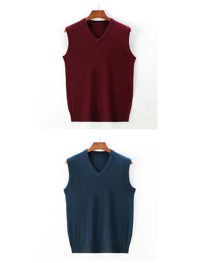 Men's V-Neck Red Knit Vest: Warm Autumn/Winter Waistcoat