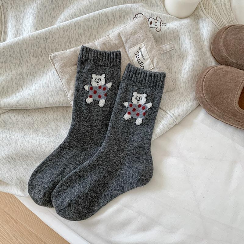 Ladies Autumn Winter Thickened Warm New Cartoon Dancing Bear Wool Drum Pile Socks