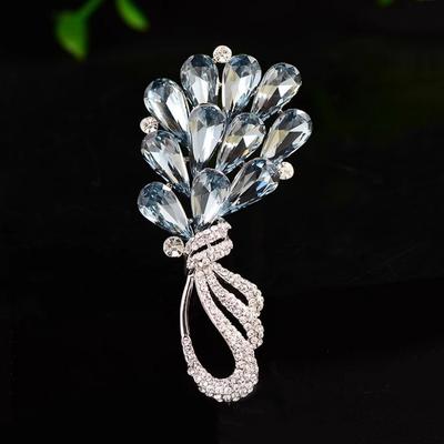 Fashionable Bouquets, Brooches, Women's Niche Design Sense, Elegant and Grand Crystal Corsages