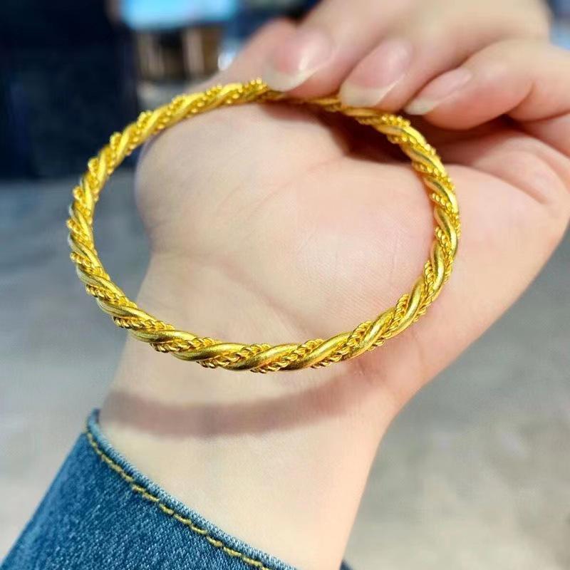 Kadın Örgülü Kum Altın Kaplama Pirinç Bilezik: Zamansız İşçilik Moda Bileklik