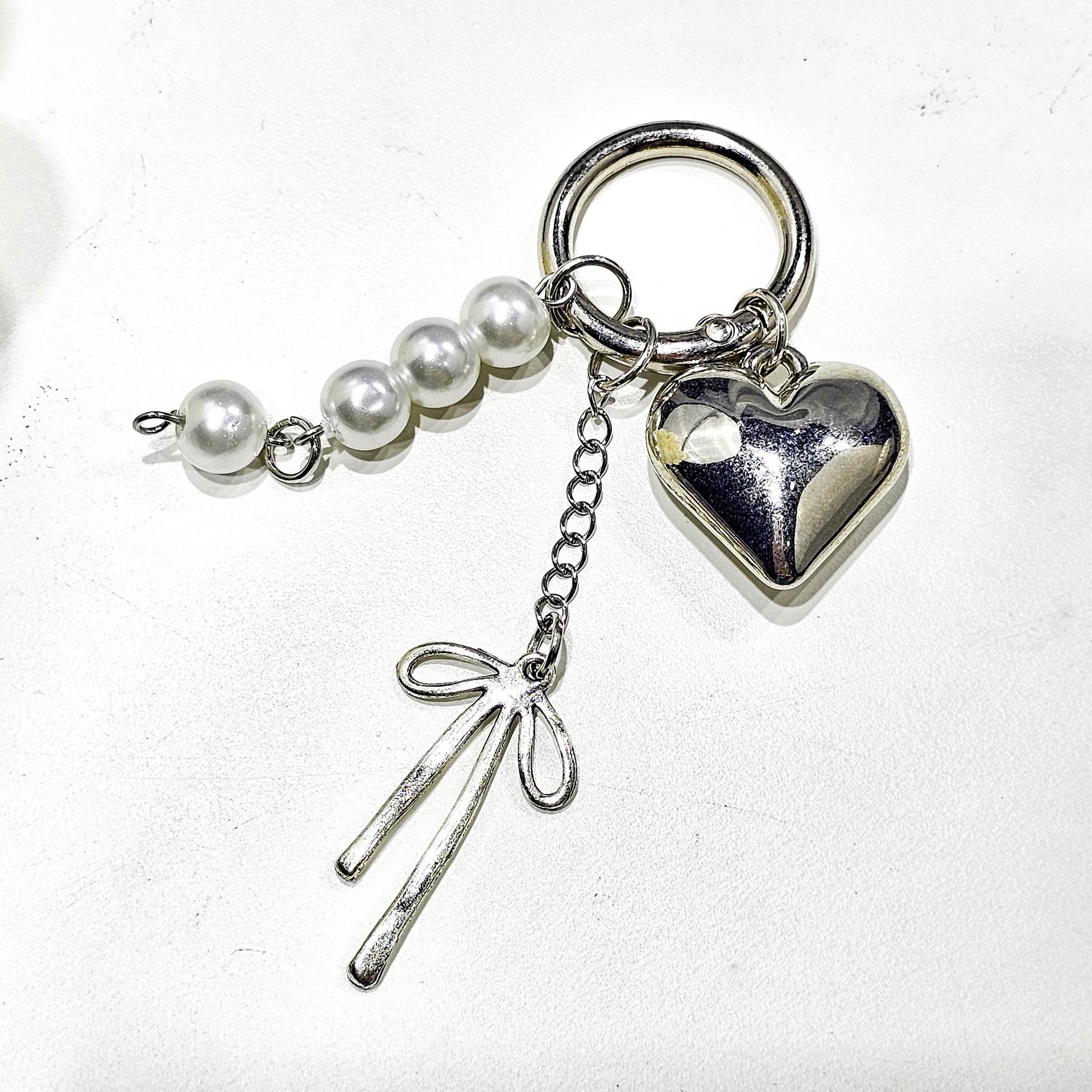 

Korean Heart Pearl Bow Chain Pendant Keychain for Mobile Phones