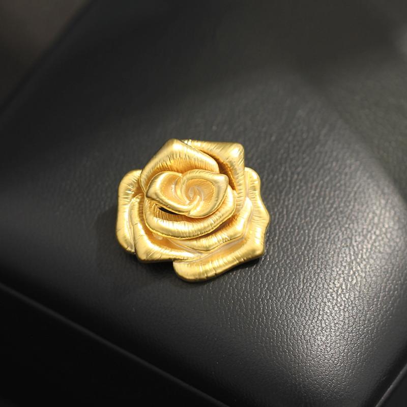 Gold Rose Brooch Retro Romantic Lapel Pin 1Pcs Unisex Anti-deform Clothing Accessory for Date Travel Daily Wear Gift