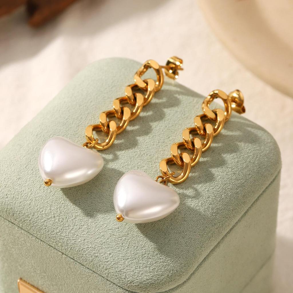 European & American INS Style 18K Gold Heart-Shaped Titanium Steel & Pearl Drop Earrings - Elegant, High-End Love Heart Design.
