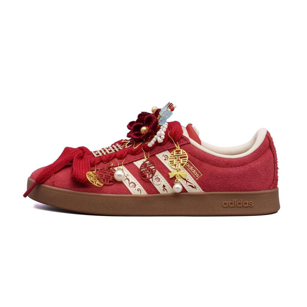 Individuelle Adidas Vl Court Classic Wildleder Abriebfest Rutschfest Niedrig geschnitten Bundeswehr Sneaker Unisex Rote Box KK3774( Team1104-SBOX)