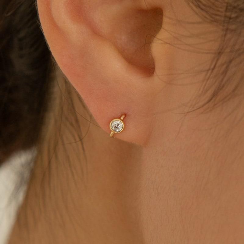LUNNE 14k Mini Bezel Setting One-Touch Earrings (14k Gold) #LFE16