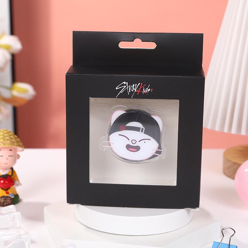 Stray Kids DIY Leuchtende Cartoon Acryl Brosche black