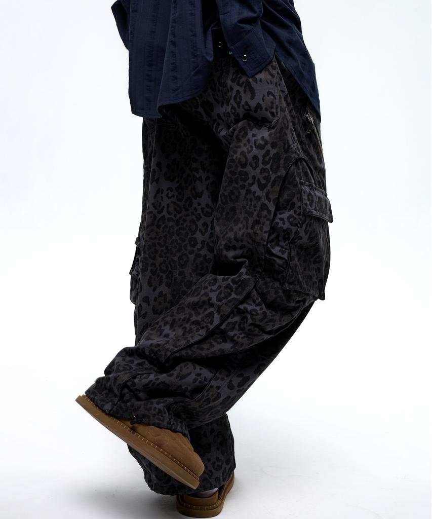 Aleseueseussi Wrinkle Mixed Leopard Cargo Pants - Navy