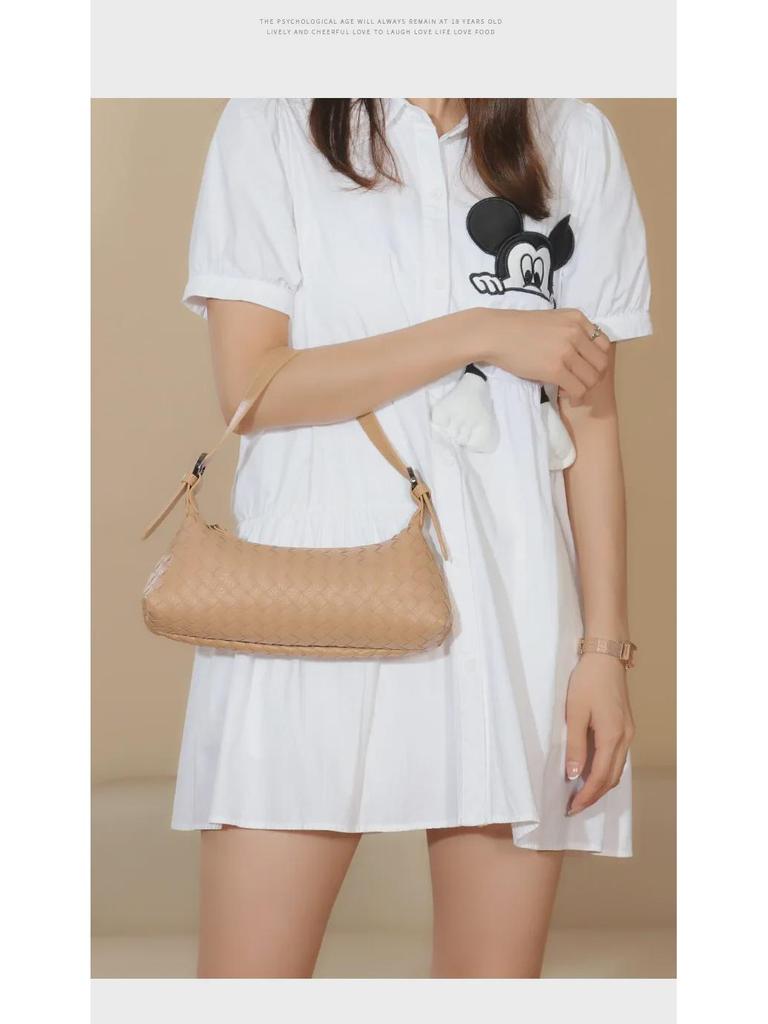 2025 Korean Style Versatile Hand-Woven Shoulder Bag 