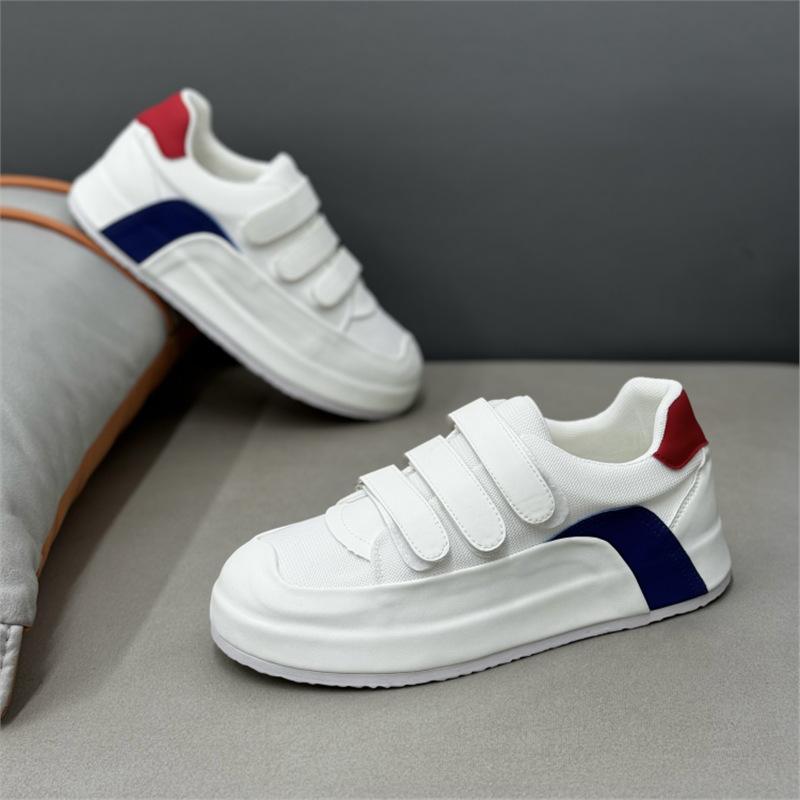 Новые удобные кроссовки удобные и дышащие dnh 38