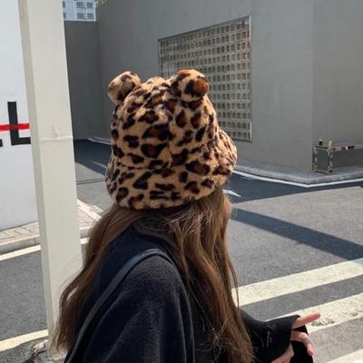 Kawaii Cute Leopard Print Bear Ear Bucket Hat dla kobiet Casual Winter Warm Faux Fleece Hat Ins Designer Outdoor Panama Hat