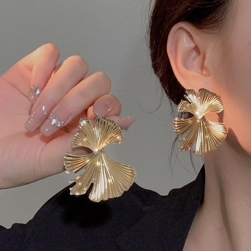 Exaggerated Personality Earrings Ginkgo Biloba Earrings Senior Sense of Temperament Versatile Earrings Earrings Earrings