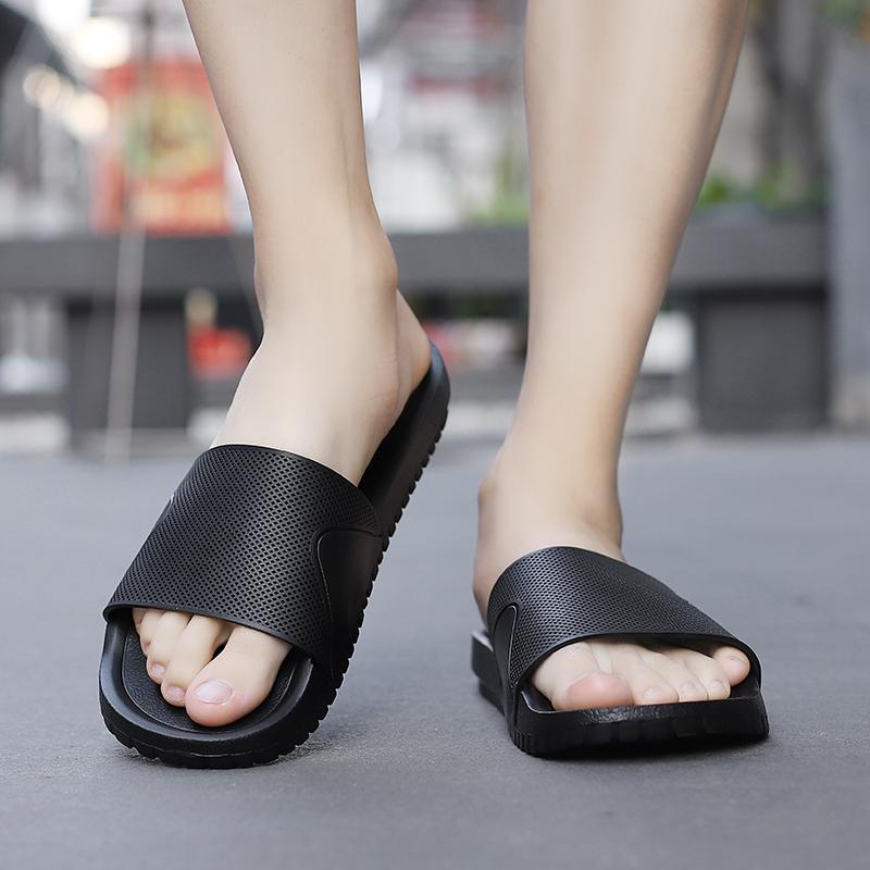 Summer Men Slippers Indoor Home Slides Bathroom Shoes Breathable Outdoor Sandals Clogs Beach Slippers Flip Flops For Male 38-49
