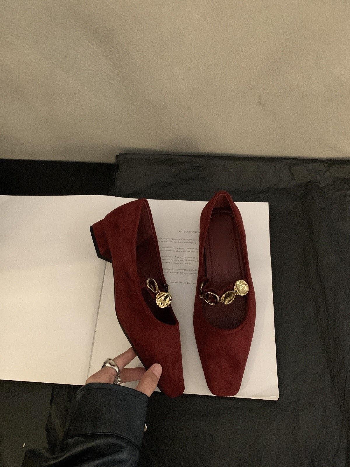 

Туфли-лодочки на толстом каблуке для женщин 2025 весна и осень новая вечерняя обувь балетки на мягкой подошве с туфлями Мэри Джейн для женщин 40