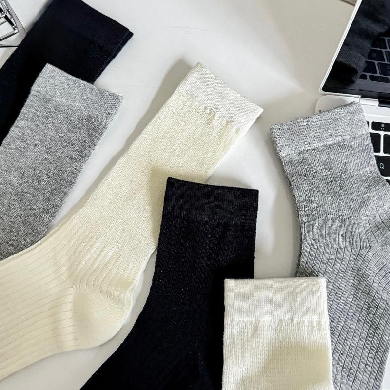 Spring and Summer Thin Solid-color Combed Cotton Boneless Women's Socks, Simple and Versatile, White Comfortable Pile-up Socks
