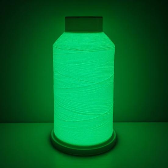 1 role 150D/2 Svítící příze Poutavá Super Jasná Plná barva DIY Denní použití Světelná Vyšívací Šicí nit na tašku