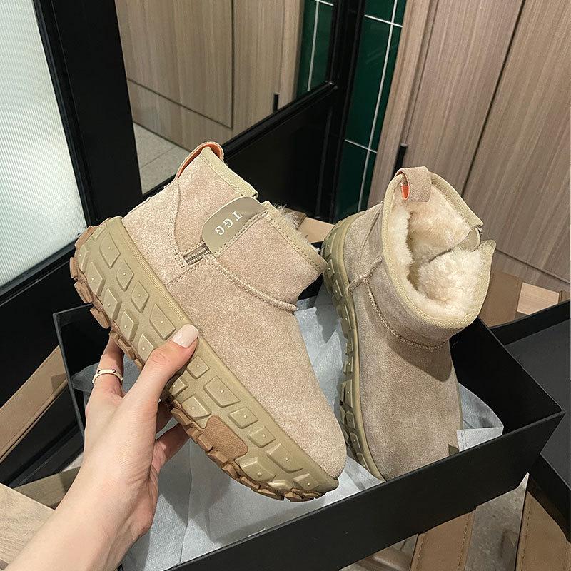 Thick-soled tire sole snow boots women's fur winter new retro short boots fashion versatile casual shoes trend