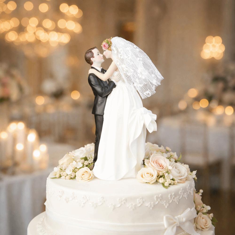 Resin Couple Wedding Cake Topper Elegant Design Bride Groom Figurine  Wedding Party