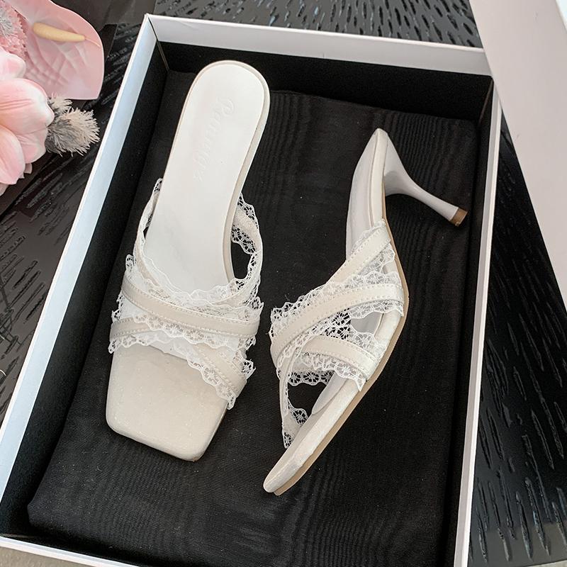 Fashion French Beautiful Thin Strap Lace One-line Slippers Women's Summer Wear 2025 New Versatile Sandals