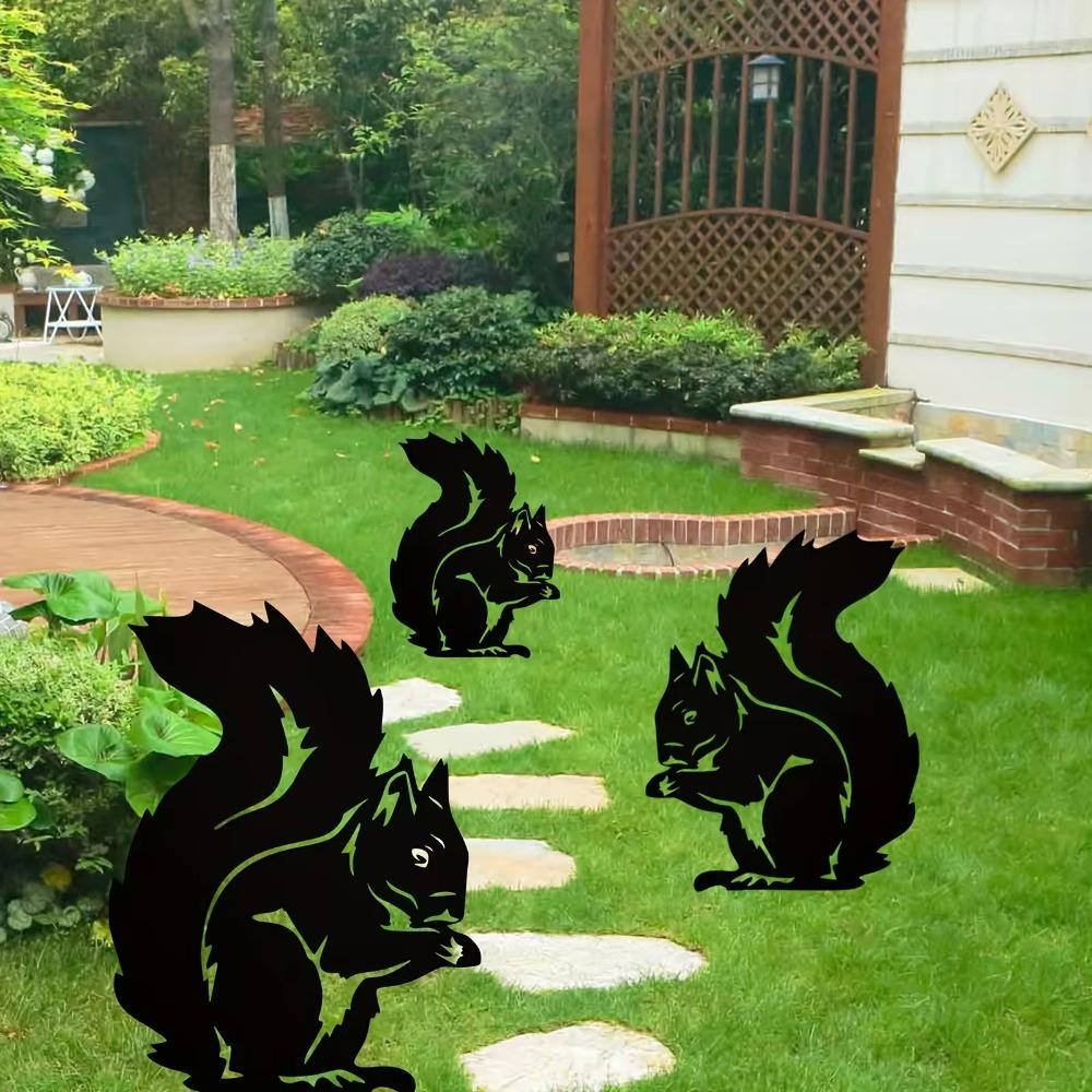 Squirrel Metal Garden Post Decoration Charming Animal Art for Yards and Fences, Stylish Ground Ornaments and Garden Stake