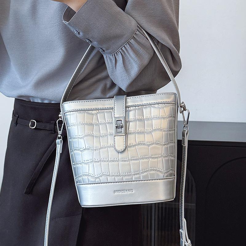 Popular Simple Foreign Style Stone Pattern Bucket Bag Korean Version Casual Work Commute Advanced Sense Messenger Bag Woman