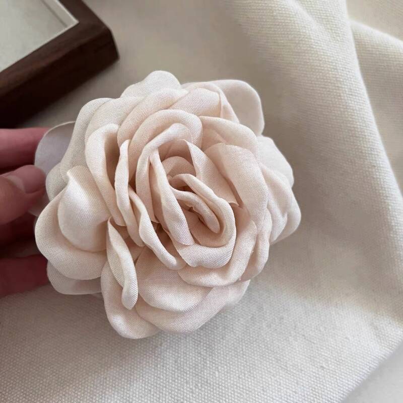 Korean Fabric Rose Flower Hair Claw Clip Women Girls Fashion Barrettes Plastic Hair Grab Clamp Headwear Hair Accessories