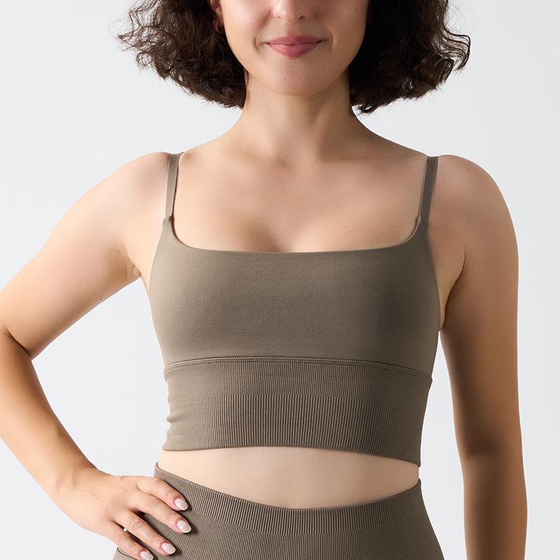 

Европейско-американский ударопрочный спортивный бюстгальтер для йоги на бретелях M светло-коричневого