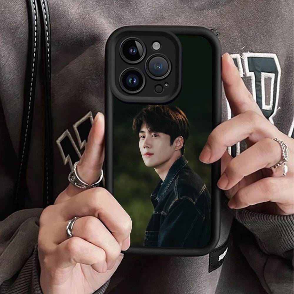 Kim Seon-ho South Korean Male Actor Phone Case For IPhone 17 16 15 13 11 12 14 Pro Max Plus Silicone Cover Shell