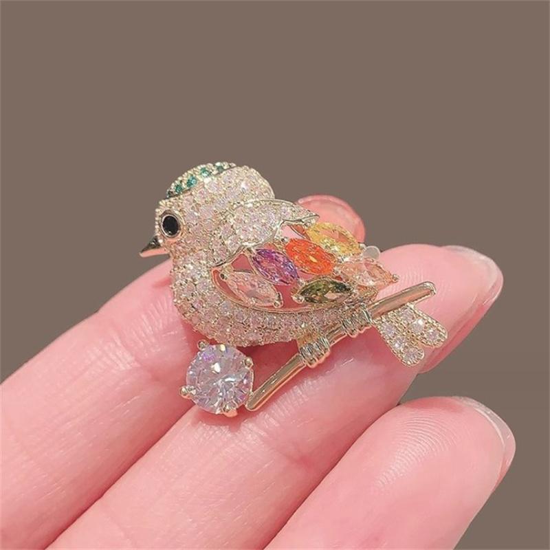 Luxury Colorful Cubic Zircon Bird Brooch Gold Color Animal Copper Brooch Women Weddings Banquet Lapel Pins Gifts