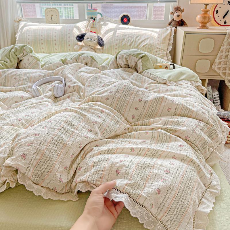 

4Pcs Korean Style Hollow Lace Summer Quilt Set Flower Print Skin Friendly Cozy Duvet Cover Kit Bedding Sets for Single Size 1.5-1.8m 4pcs set