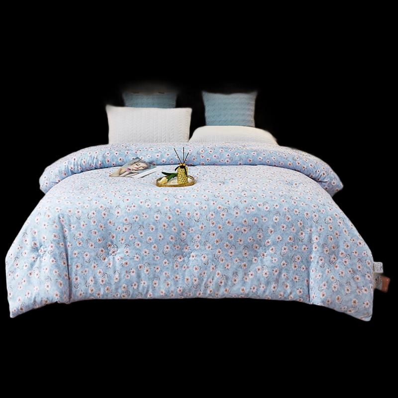 

All-Season Super Soft Seven-Hole Fiber Quilt