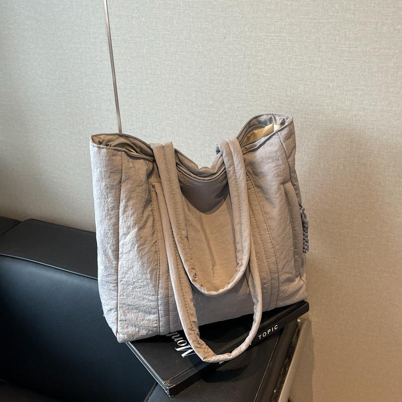 

Сумка большой вместимости женская новая повседневная универсальная на плечо зимняя расслабляющая сумка-тоут серый