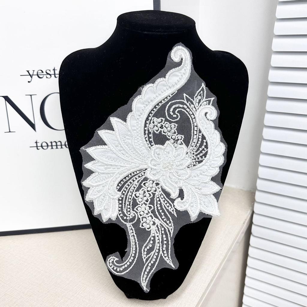 White Handmade Beads Three-Dimensional Flower Embroidery Applique Clothing Wedding Dress Evening Dress Decorative Cloth Sticker Accessories