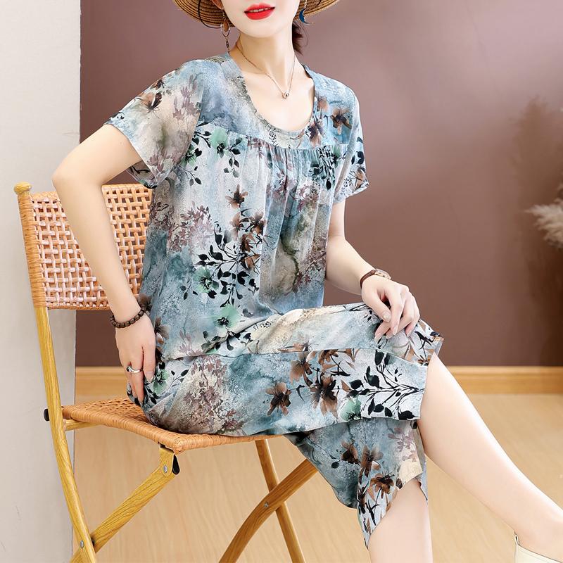 Women's Plus Size Floral Print 2-Piece Set, Casual Short Sleeve Top & Capri Pants (XL-7XL)