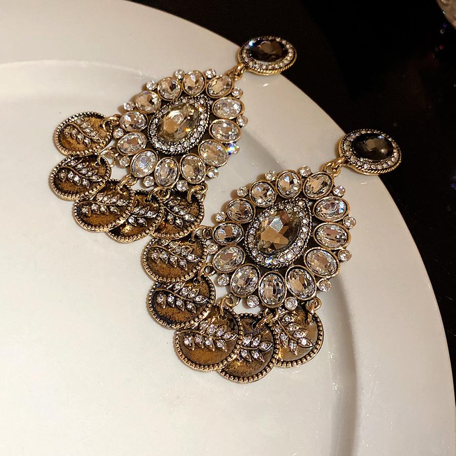 

Medieval vintage silver needle with diamonds oval pendant earrings retro court style stud earrings light luxury high-end earrings