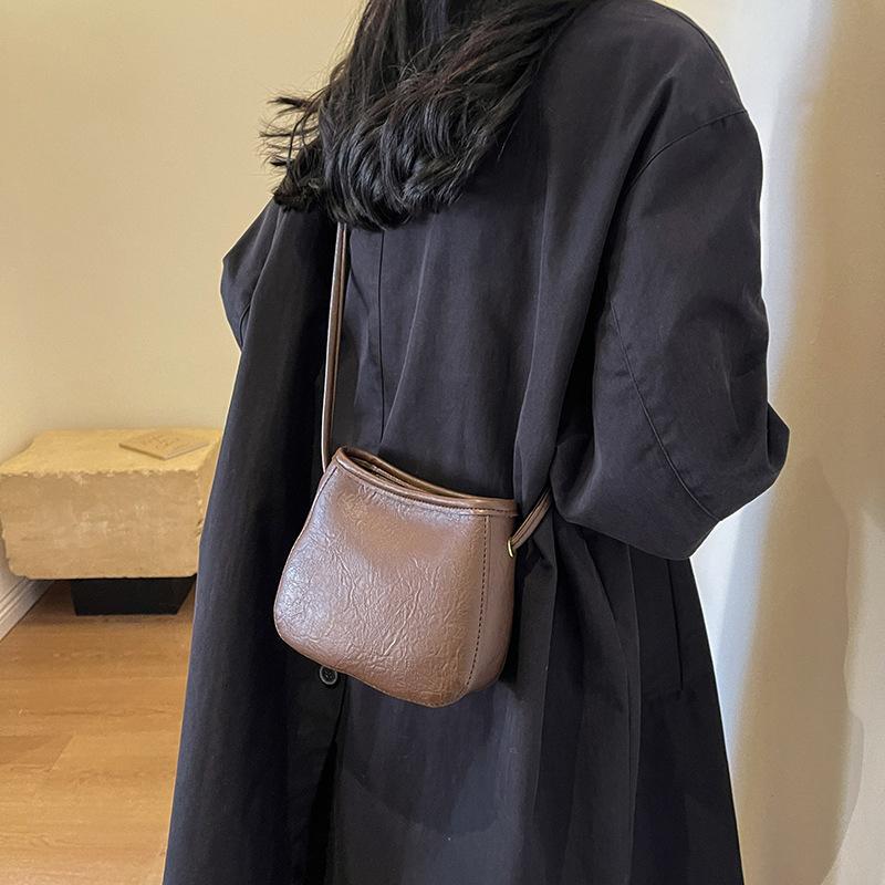 Tasche Premium Vielseitige Beuteltasche Herbst und Winter Neue Nische Damen Retro Schulter Crossbody Tasche
