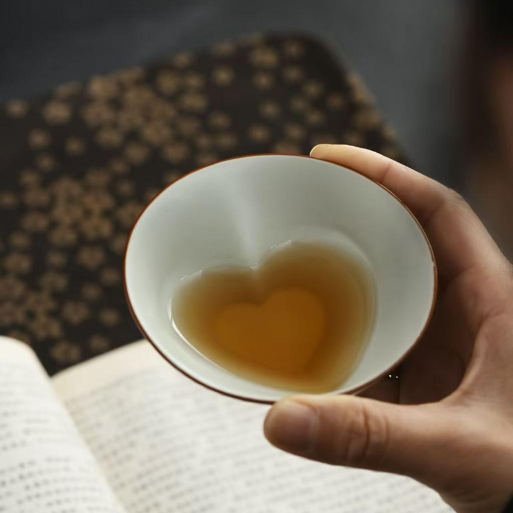 Ru Kiln Fu Lu Master Tea Tasting Cup: Ceramic Gongfu Gourd-Hat Design