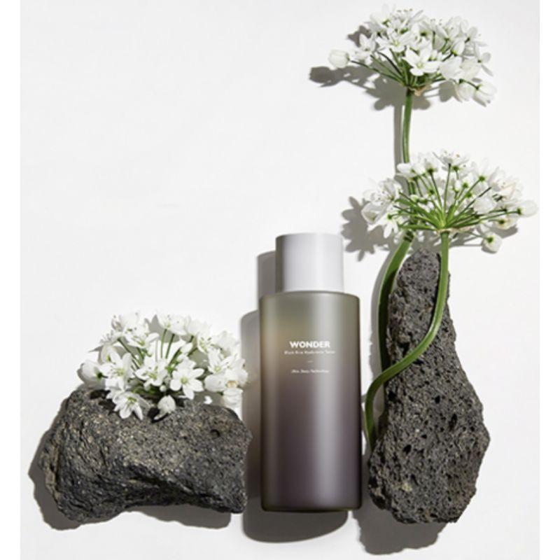 HARUHARU WONDER Black Rice Hyaluronic Toner – 300ml