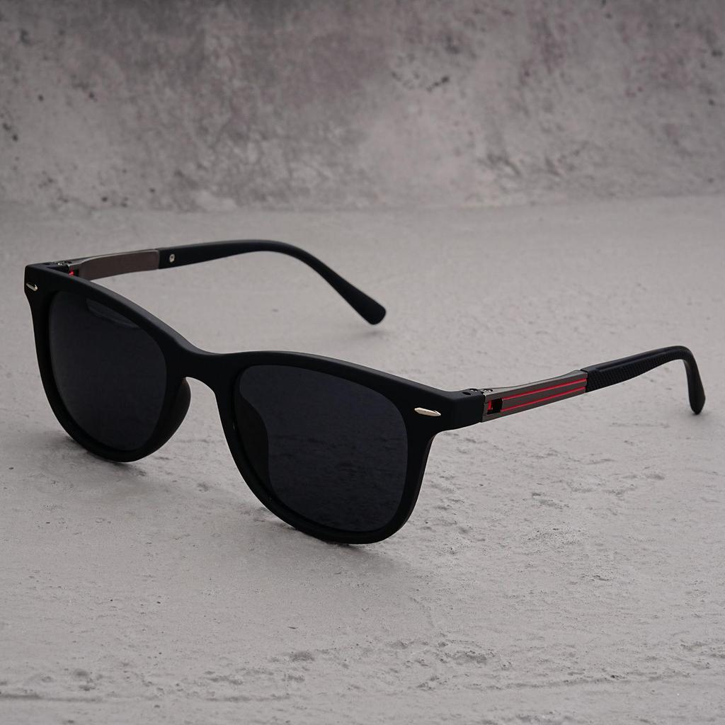 Retro Classic Polarized Sunglasses with Square Frame and Rivet Design