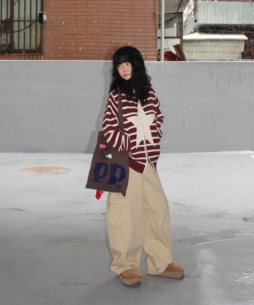 Mubeun Curved Wide Cargo Pants Beige