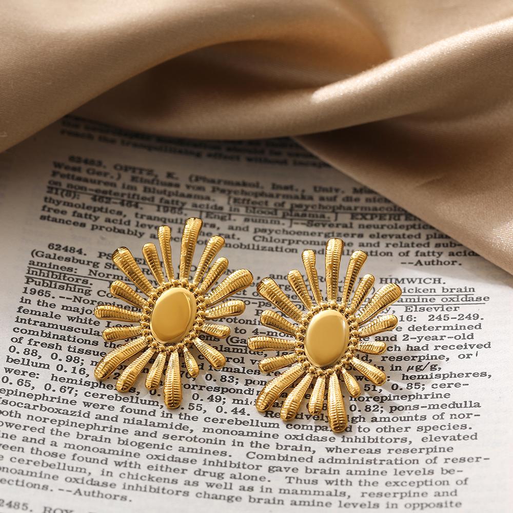 Creative Texture Golden Color Sun Earrings for Women Fashion Sunflower Drop Earrings Stainless Steel Statement Zircon