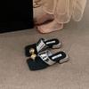 2024 Sommer neue Abendmode Französische Schnalle Mode Sandalen schöne Oberbekleidung mit Rock dicker Absatz Zehensteg coole Hausschuhe