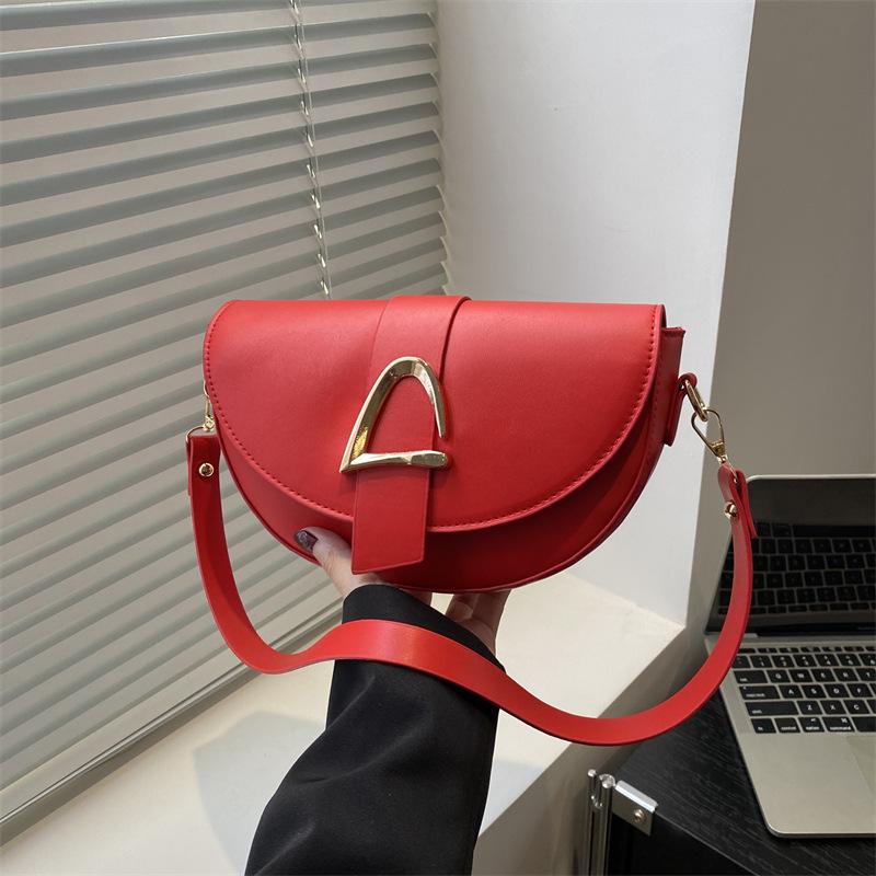 Textured Retro Summer New Popular Fashion Fashionable Messenger Bag One Shoulder Underarm Saddle Bag