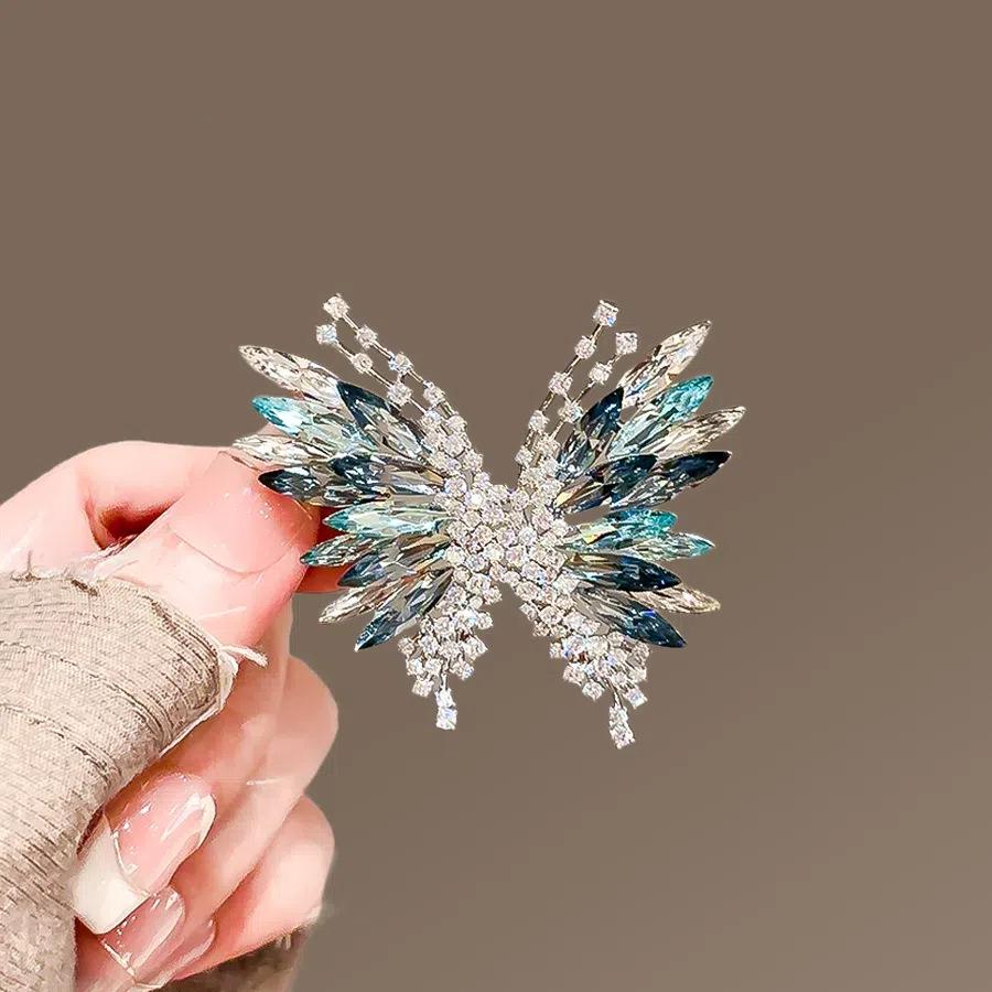 Sunward Growth Sunflower Brooch: Elegant Women's Corsage Pin for College Entrance Suits