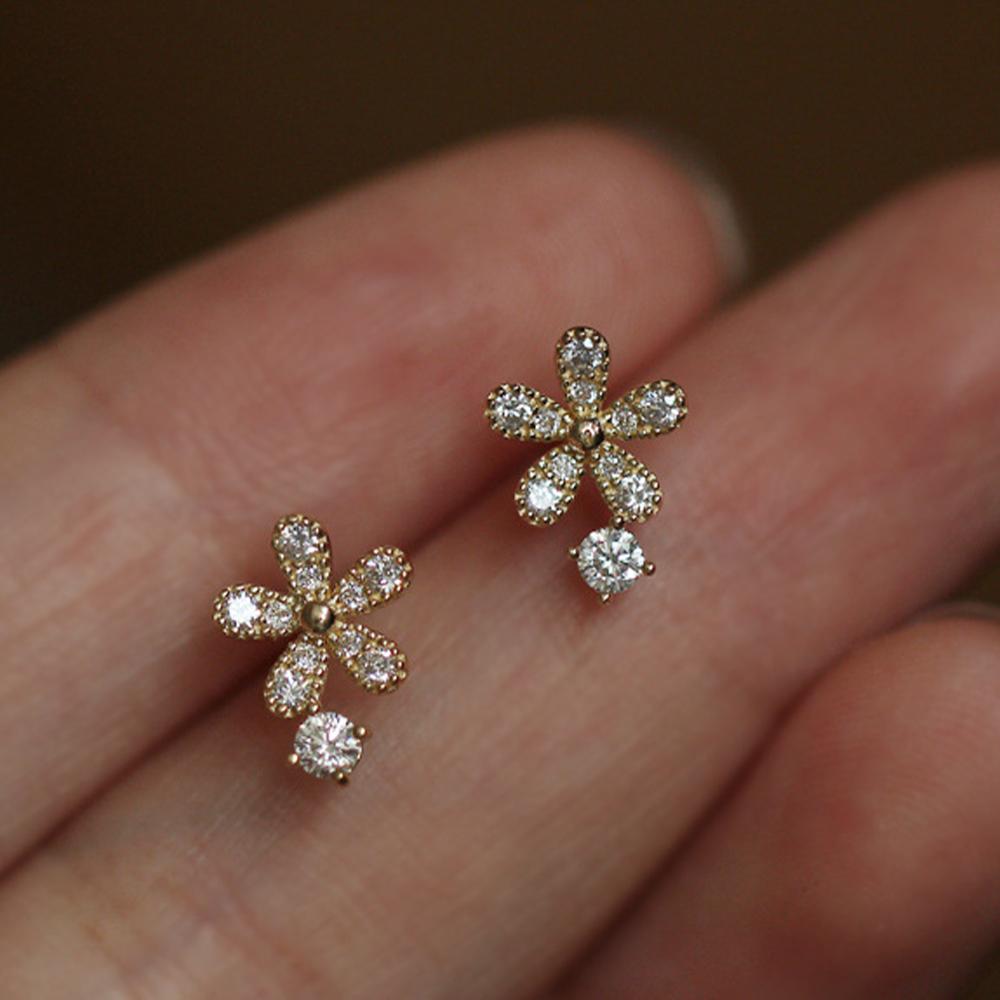 CANNER 2023 Fashion Piercing Zircon Flower Stud Earring for Women Girls Small Sweet Style Wedding Party Jewelry Earrings Gift