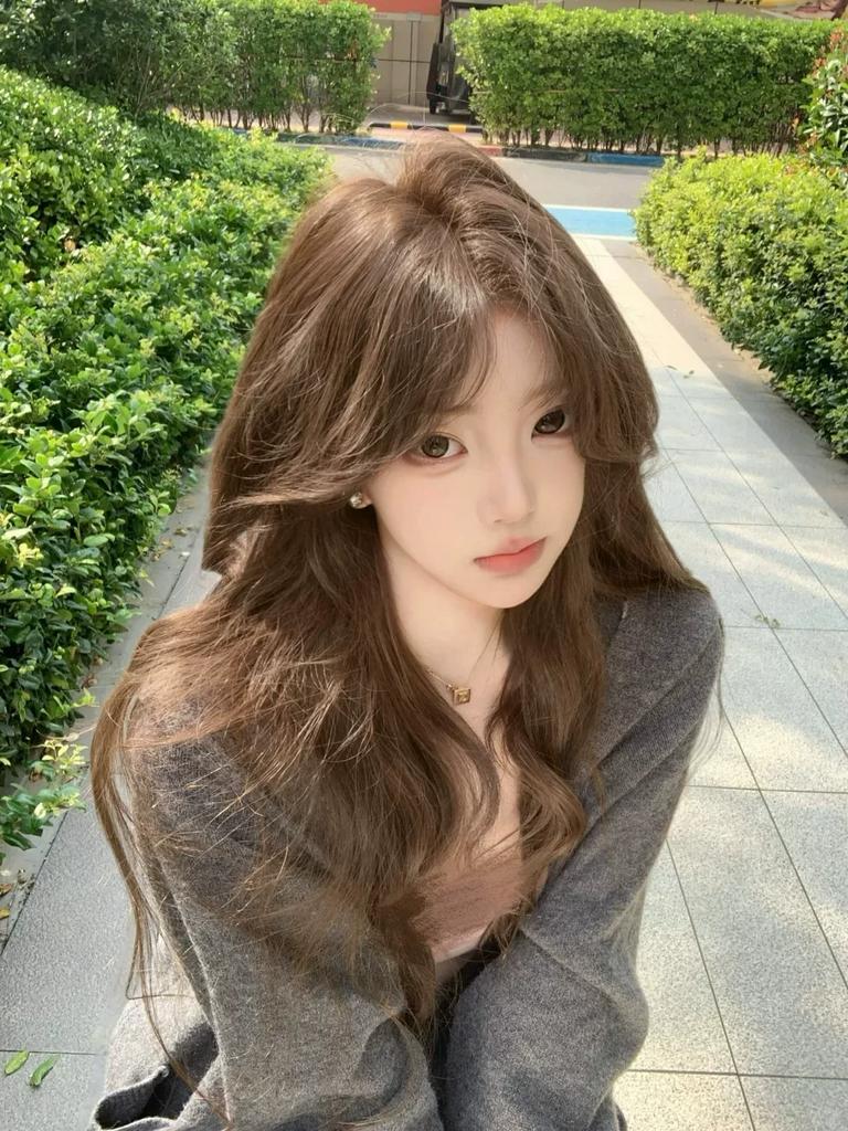 Wig female linen gray brown long curly hair Internet celebrities daily white temperament big waves eight characters bangs whole head cover