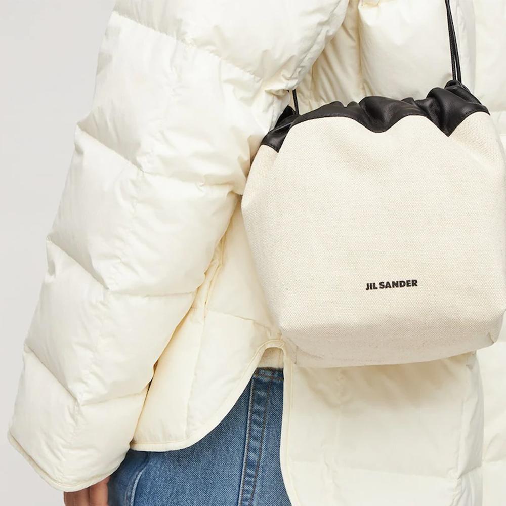 Jil Sander Minimalist Reversible Drawstring Bag Women Tote Bag White Black JSPT853407WTB73003N102