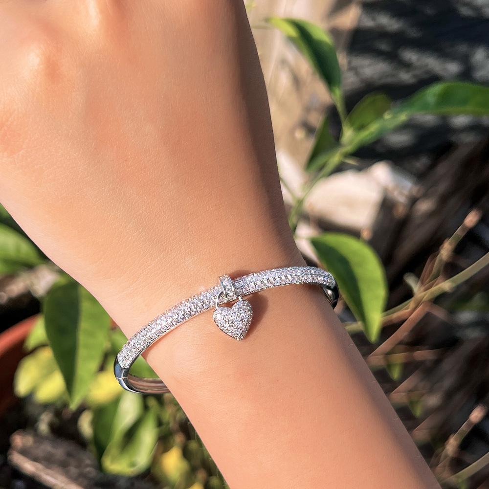 Personalized Light Luxury Full Diamond Heart Pendant Bracelet Slightly Inlaid Zircon Live Love Bracelet Hand Jewelry