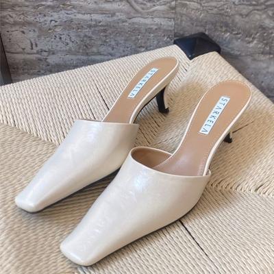 2025 Frühling und Sommer Französische Tasche Kopf coole Hausschuhe Damen tragen High Heels dünne Absätze Muller eckiger Kopf halbe Hausschuhe High Heels Hausschuhe