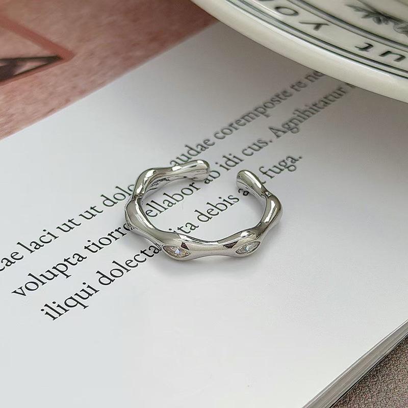 Ballettmädchen Schlichter Schlichter Ring Geometrischer Öffnungsring Modischer Persönlichkeits-Schlichter Kalter Stapelbarer Wind Zeigefingerring