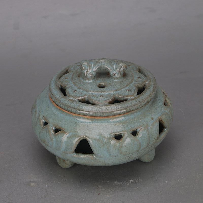 Song Dynasty Ru Kiln Style Celadon Crackle Ruyi Incense Burner with Three Legs and Openwork Design - Antique-Look Porcelain Collectible.